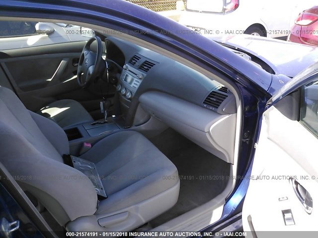 JTNBE46K493193187 - 2009 TOYOTA CAMRY SE/LE/XLE ლურჯი ფოტო 5