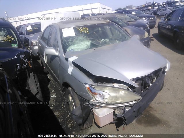 4T1BE32K22U554528 - 2002 TOYOTA CAMRY LE/XLE/SE ვერცხლისფერი ფოტო 1