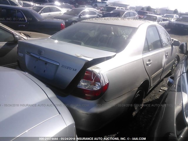 4T1BE32K22U554528 - 2002 TOYOTA CAMRY LE/XLE/SE ვერცხლისფერი ფოტო 4