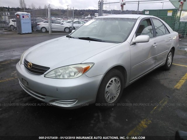 4T1BE32KX3U697843 - 2003 TOYOTA CAMRY LE/XLE/SE SILVER photo 2