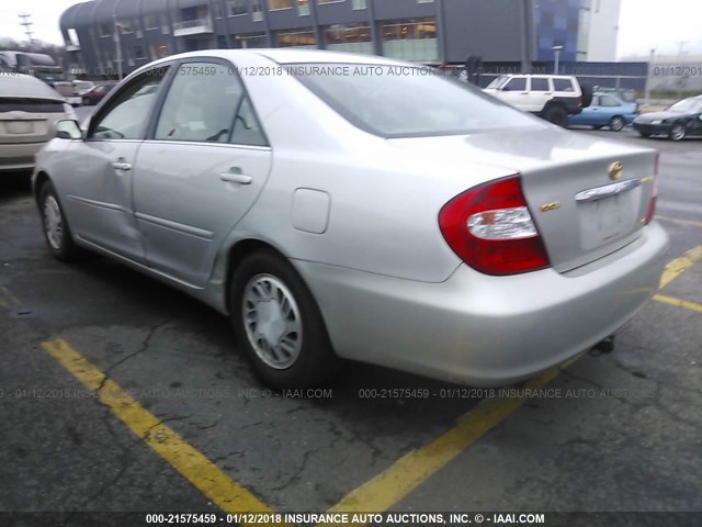 4T1BE32KX3U697843 - 2003 TOYOTA CAMRY LE/XLE/SE SILVER photo 3