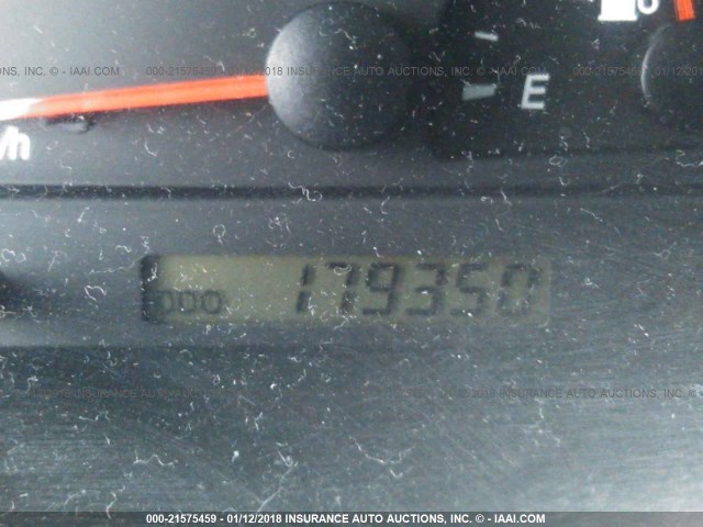 4T1BE32KX3U697843 - 2003 TOYOTA CAMRY LE/XLE/SE SILVER photo 7