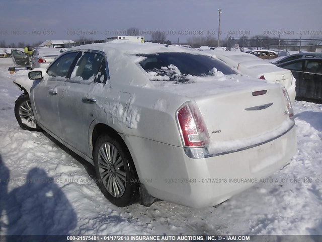 2C3CK6CT6BH530427 - 2011 CHRYSLER 300C WHITE photo 3