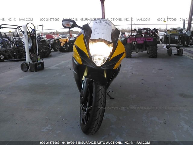 JS1GR7MA1H2102255 - 2017 SUZUKI GSX-R750 YELLOW photo 5