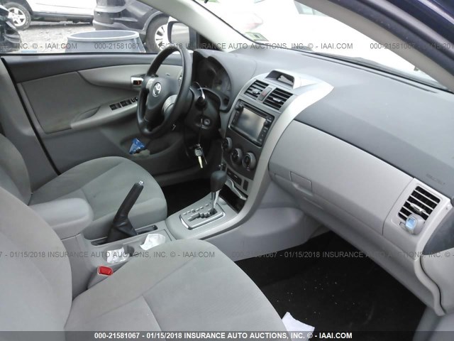 2T1BU4EE8DC962552 - 2013 TOYOTA COROLLA S/LE BLUE photo 5