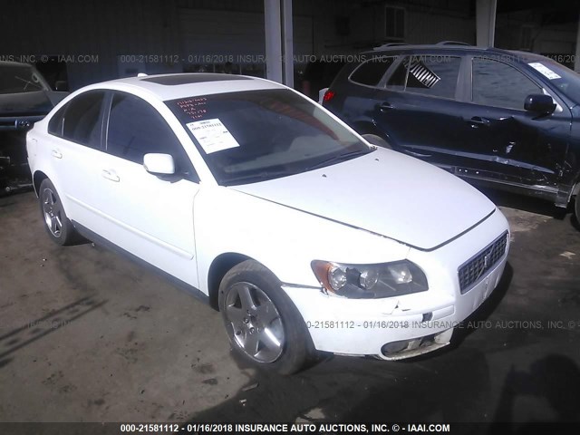 YV1MH682762157101 - 2006 VOLVO S40 T5 WHITE photo 1