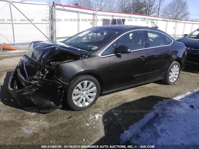 1G4PP5SK2F4179922 - 2015 BUICK VERANO BROWN photo 2