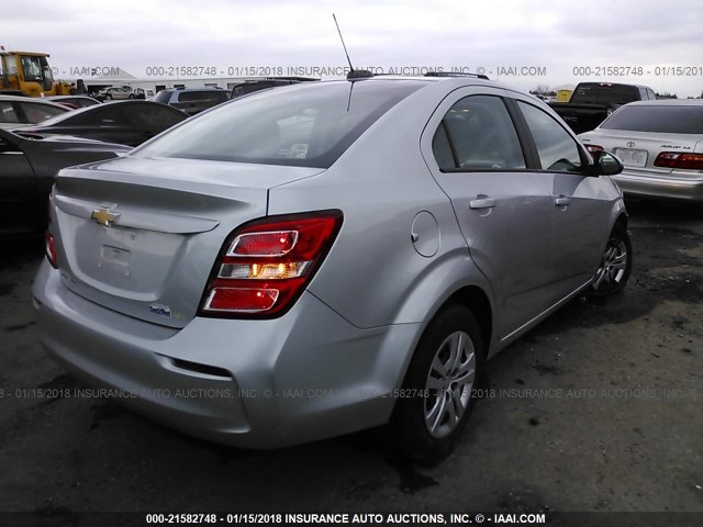 1G1JB5SH1H4171402 - 2017 CHEVROLET SONIC LS 银色 照片 4