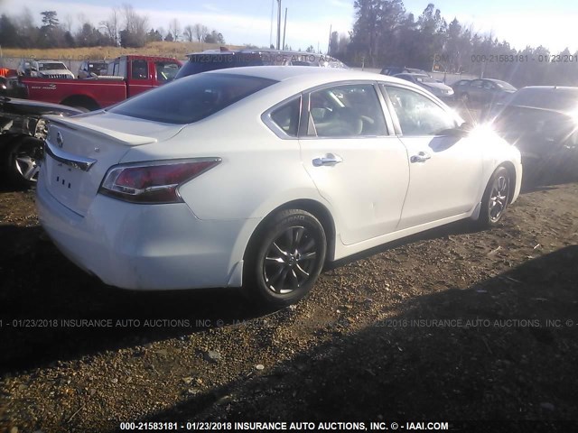 1N4AL3AP7FN405024 - 2015 NISSAN ALTIMA 2.5/S/SV/SL WHITE photo 4