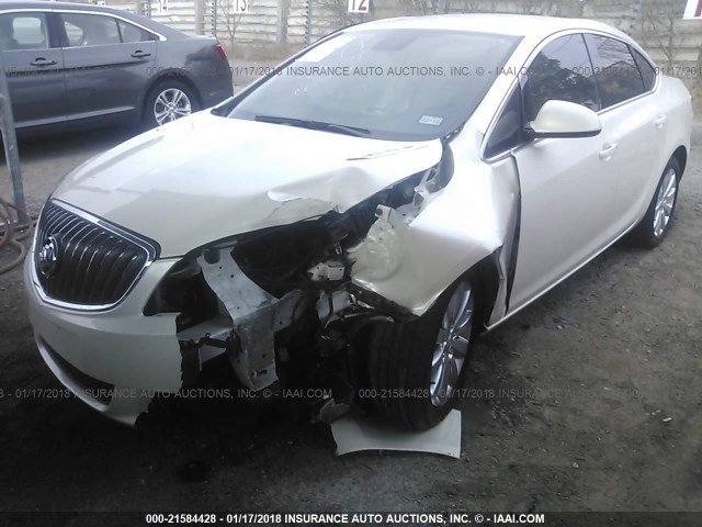 1G4PP5SK8G4100884 - 2016 BUICK VERANO WHITE photo 2