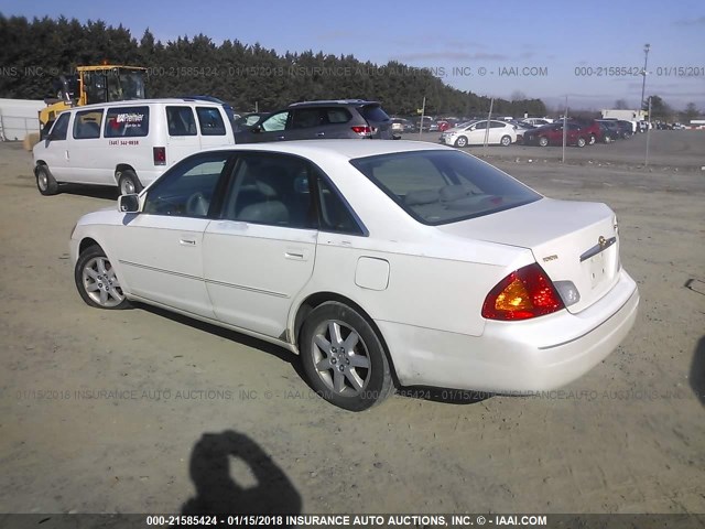 4T1BF28B3YU065921 - 2000 TOYOTA AVALON XL/XLS WHITE photo 3