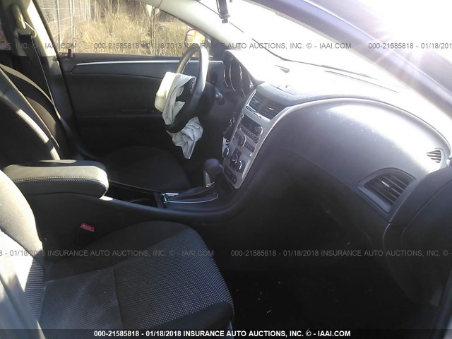 1G1ZC5E09CF272738 - 2012 CHEVROLET MALIBU 1LT 银色 照片 5
