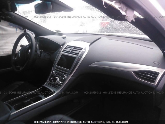 3LN6L5FC2HR618380 - 2017 LINCOLN MKZ RESERVE თეთრი ფოტო 5