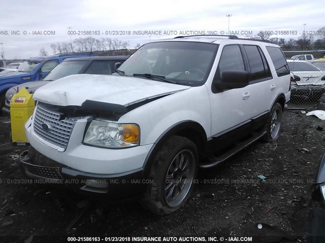 1FMFU15L44LB25431 - 2004 FORD EXPEDITION XLT თეთრი ფოტო 2