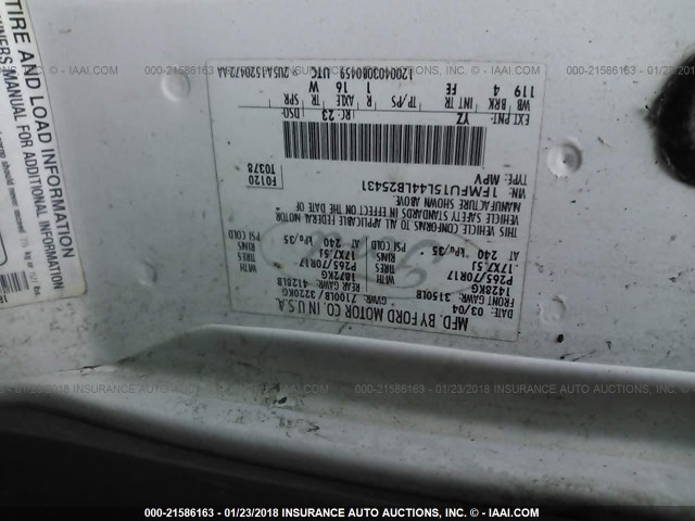 1FMFU15L44LB25431 - 2004 FORD EXPEDITION XLT თეთრი ფოტო 9