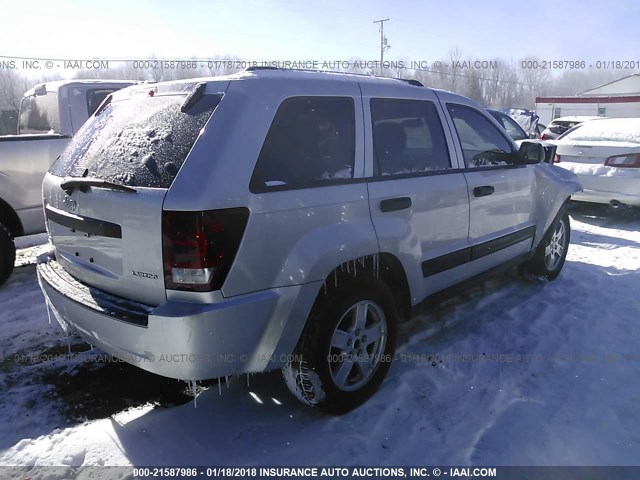 1J4GR48K25C625162 - 2005 JEEP GRAND CHEROKEE LAREDO/COLUMBIA/FREEDOM SILVER photo 4