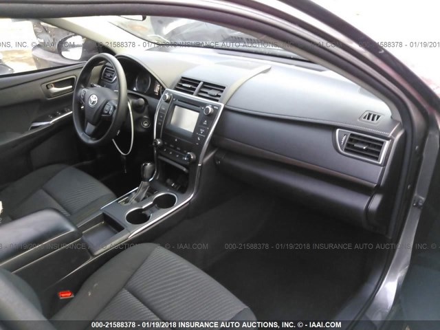 4T4BF1FKXGR537937 - 2016 TOYOTA CAMRY LE/XLE/SE/XSE GRAY photo 5