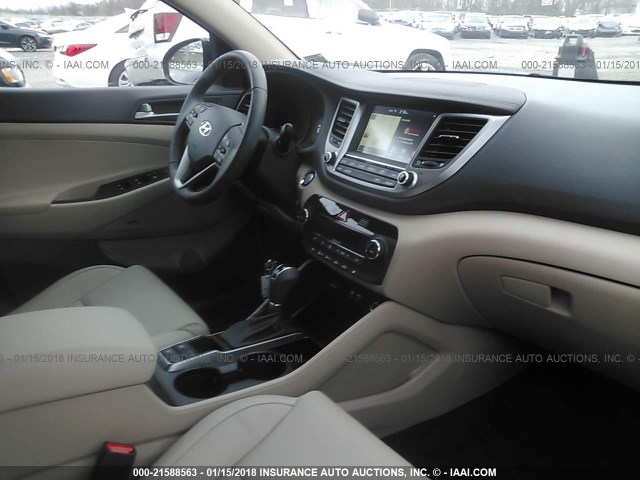 KM8J33A44HU428023 - 2017 HYUNDAI TUCSON LIMITED/SPORT AND ECO/SE BLACK photo 5