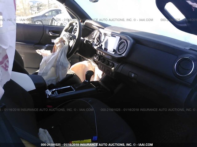 3TMCZ5AN5HM076199 - 2017 TOYOTA TACOMA DBL CAB/SR/TRDSPT/OR/PRO თაფლისფერი ფოტო 5