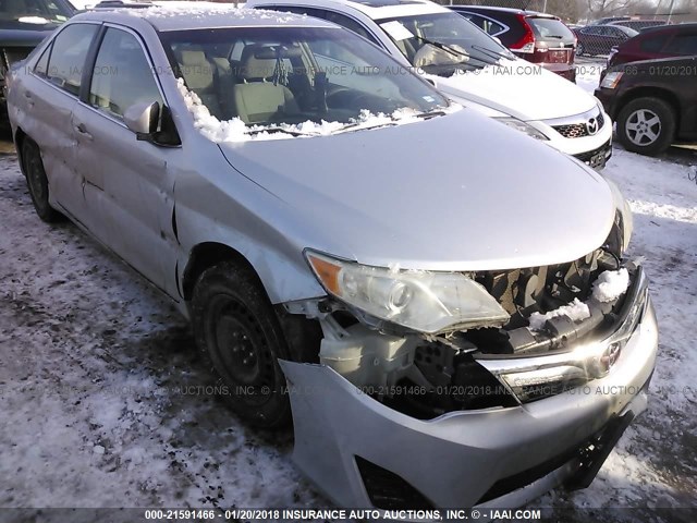 4T4BF1FKXCR198896 - 2012 TOYOTA CAMRY SE/LE/XLE 银色 照片 1