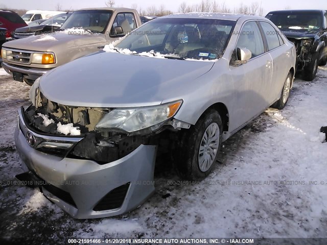 4T4BF1FKXCR198896 - 2012 TOYOTA CAMRY SE/LE/XLE 银色 照片 2