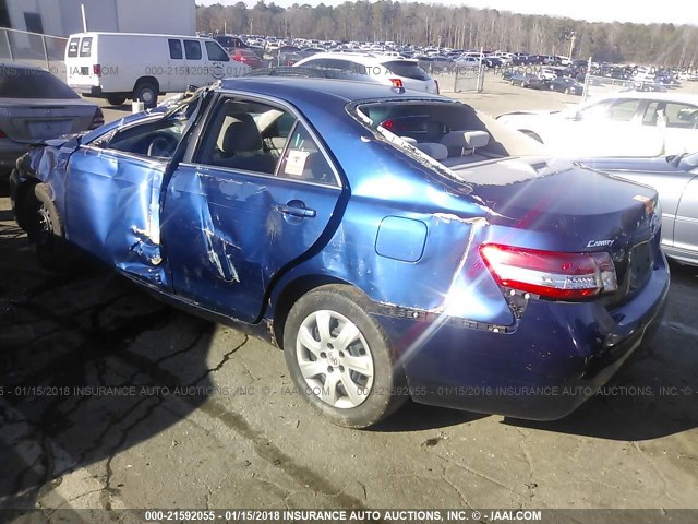 4T1BF3EK3AU562306 - 2010 TOYOTA CAMRY SE/LE/XLE BLUE photo 3