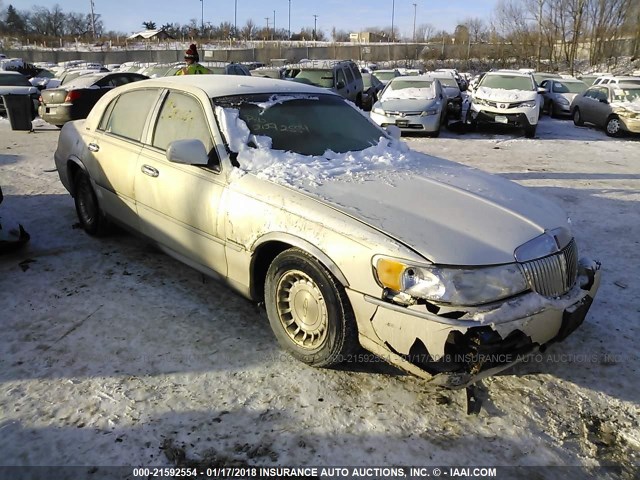 1LNHM81WX2Y626227 - 2002 LINCOLN TOWN CAR EXECUTIVE Белый фото 1