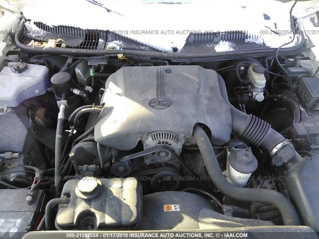 1LNHM81WX2Y626227 - 2002 LINCOLN TOWN CAR EXECUTIVE Белый фото 10