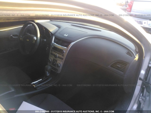 1G1ZC5E14BF379431 - 2011 CHEVROLET MALIBU 1LT 银色 照片 5