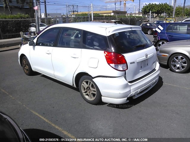 2T1KR32E03C068186 - 2003 TOYOTA COROLLA MATRIX XR WHITE photo 3