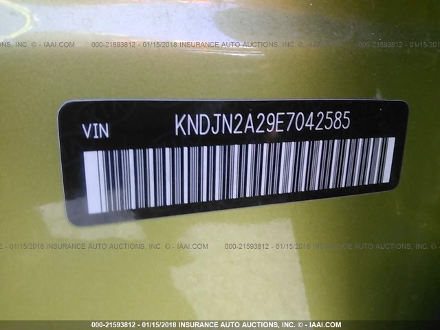 KNDJN2A29E7042585 - 2014 KIA SOUL GREEN photo 9