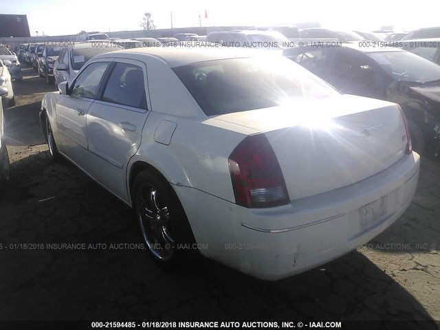 2C3JA53G15H684359 - 2005 CHRYSLER 300 TOURING WHITE photo 3