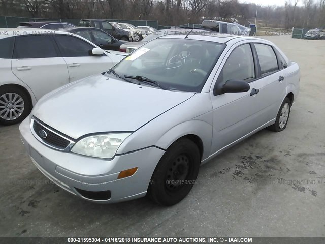 1FAHP34N07W118763 - 2007 FORD FOCUS ZX4/S/SE/SES 灰色 照片 2