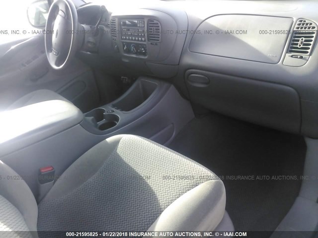 1FMFU16L62LA12656 - 2002 FORD EXPEDITION XLT ლურჯი ფოტო 5