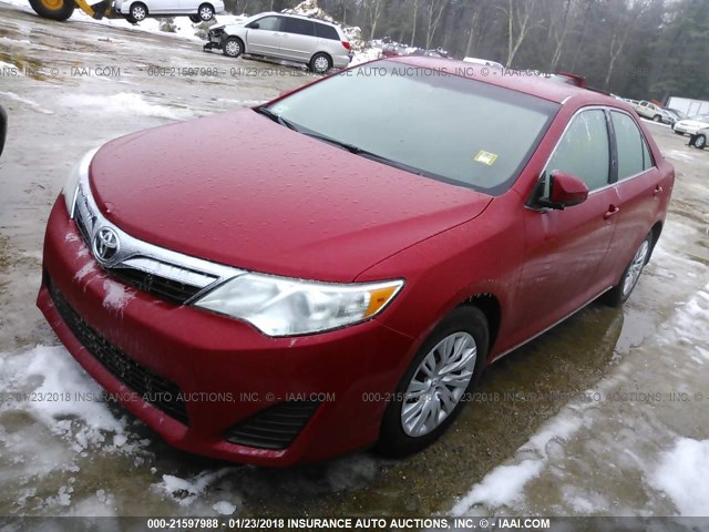 4T4BF1FK9ER358902 - 2014 TOYOTA CAMRY L/SE/LE/XLE RED photo 2