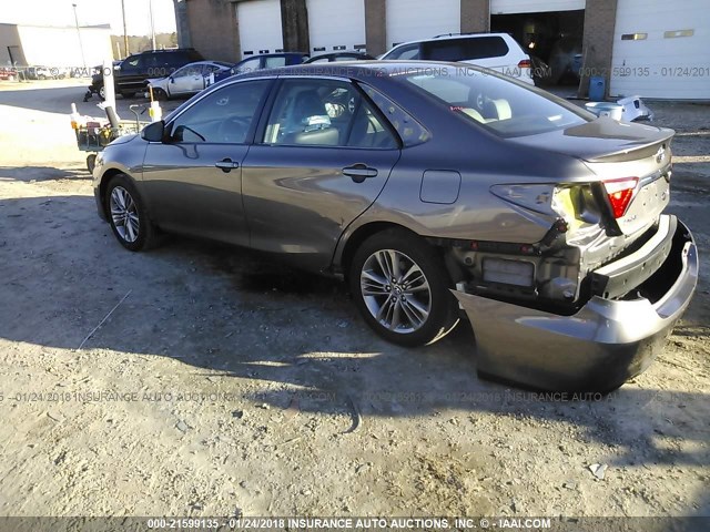 4T1BF1FK5FU036074 - 2015 TOYOTA CAMRY LE/XLE/SE/XSE GRAY photo 3