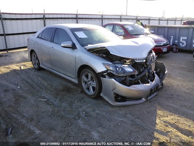 4T1BF1FK0CU045616 - 2012 TOYOTA CAMRY SE/LE/XLE SILVER photo 1