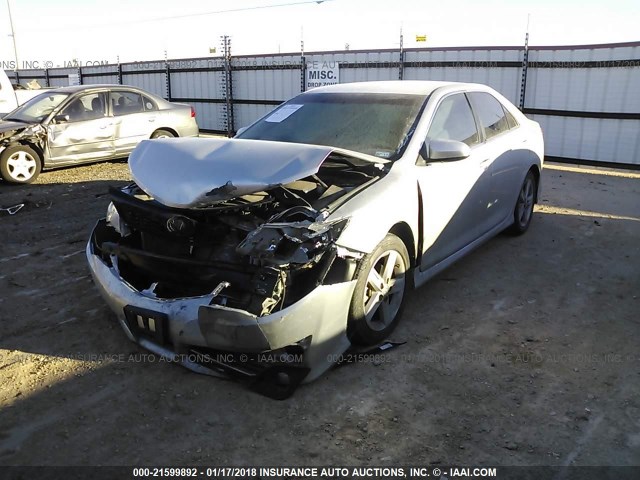 4T1BF1FK0CU045616 - 2012 TOYOTA CAMRY SE/LE/XLE SILVER photo 2