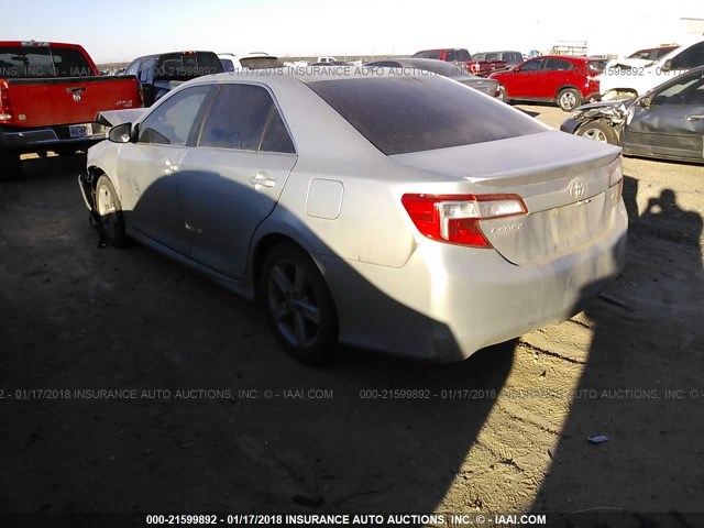 4T1BF1FK0CU045616 - 2012 TOYOTA CAMRY SE/LE/XLE SILVER photo 3