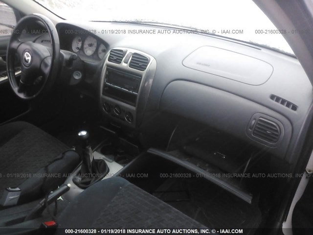 JM1BJ245221516719 - 2002 MAZDA PROTEGE PR5 白色 照片 5