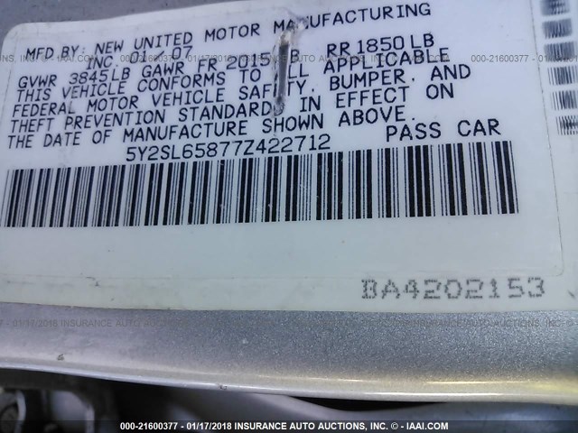 5Y2SL65877Z422712 - 2007 PONTIAC VIBE SILVER photo 9