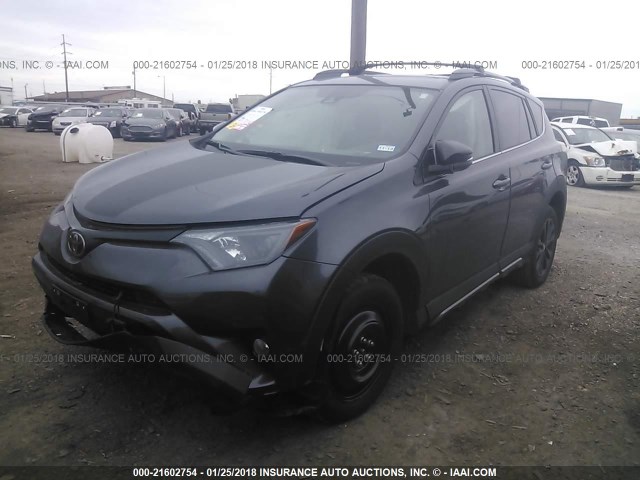 2T3RFREVXJW713743 - 2018 TOYOTA RAV4 ADVENTURE/XLE 灰色 照片 2