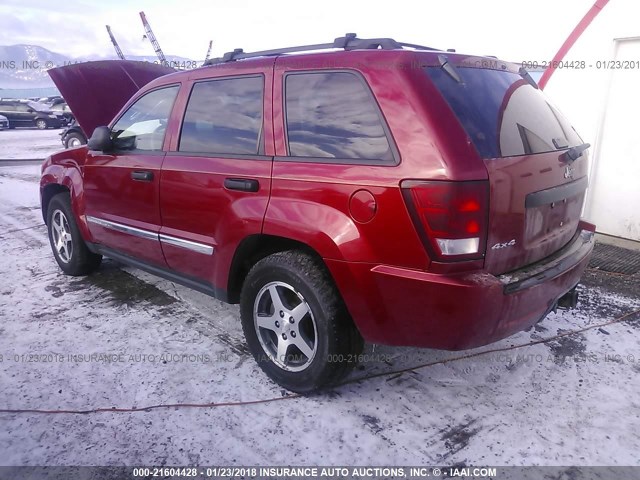 1J4HR48N15C697601 - 2005 JEEP GRAND CHEROKEE LAREDO/COLUMBIA/FREEDOM RED photo 3