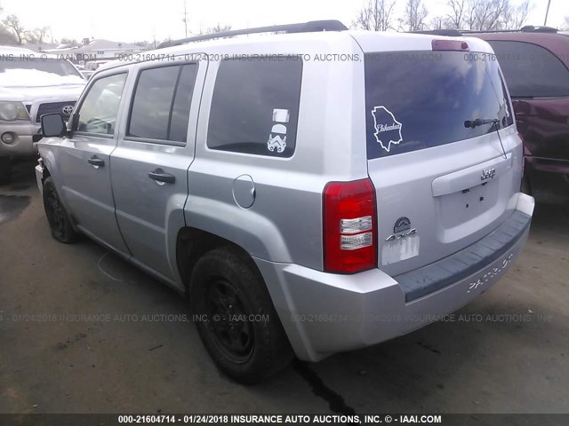 1J8FF28WX8D726992 - 2008 JEEP PATRIOT SPORT SILVER photo 3