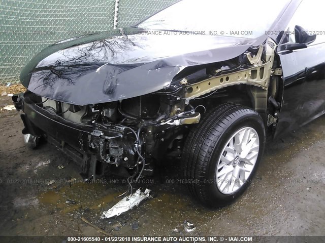 4T1BF1FK5HU340539 - 2017 TOYOTA CAMRY LE/XLE/SE/XSE Schwarz Foto 6