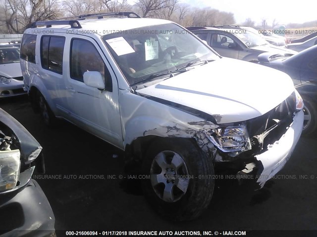 5N1AR18W77C645032 - 2007 NISSAN PATHFINDER LE/SE/XE WHITE photo 1