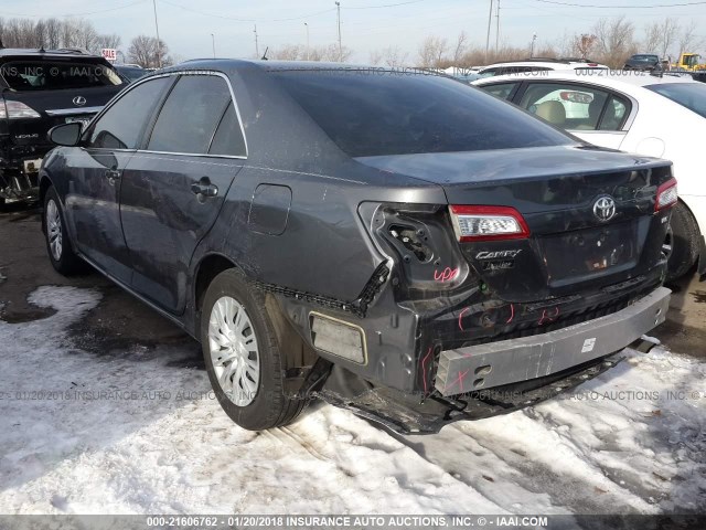 4T4BF1FK4CR253536 - 2012 TOYOTA CAMRY SE/LE/XLE GRAY photo 3