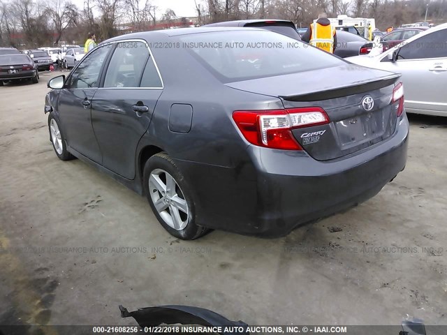 4T1BF1FK1DU229769 - 2013 TOYOTA CAMRY L/SE/LE/XLE GRAY photo 3