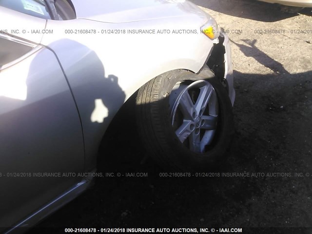 4T1BF1FK1CU193693 - 2012 TOYOTA CAMRY SE/LE/XLE Серебристый фото 6