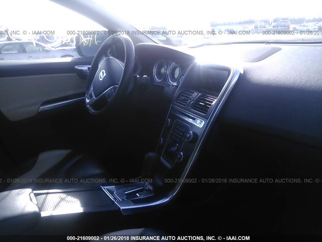 YV4902DZ5C2296263 - 2012 VOLVO XC60 T6 SILVER photo 5